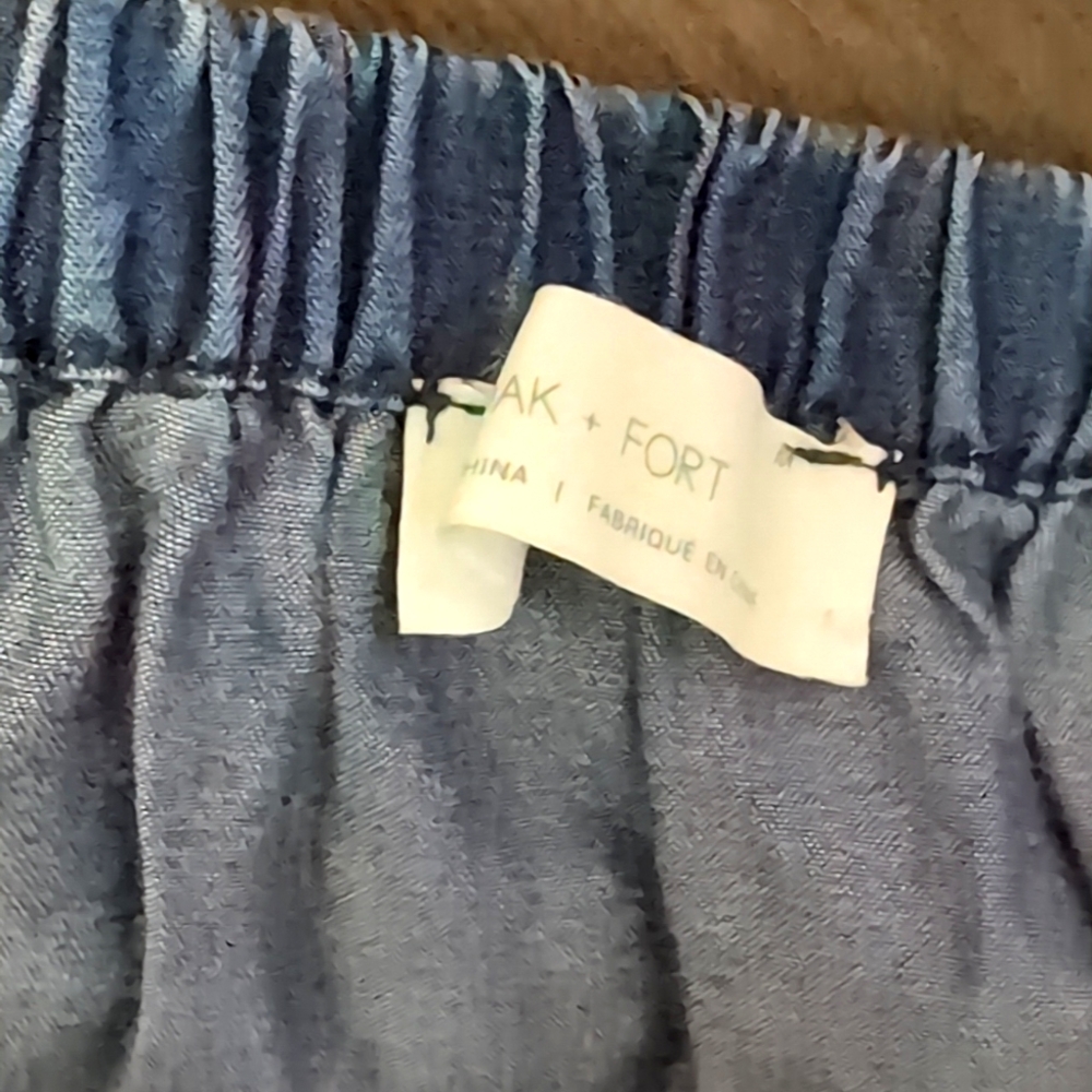 Oak +fort 100%  tencel denim chambray skirtall skirt with straps size M pockets - Picture 3 of 9
